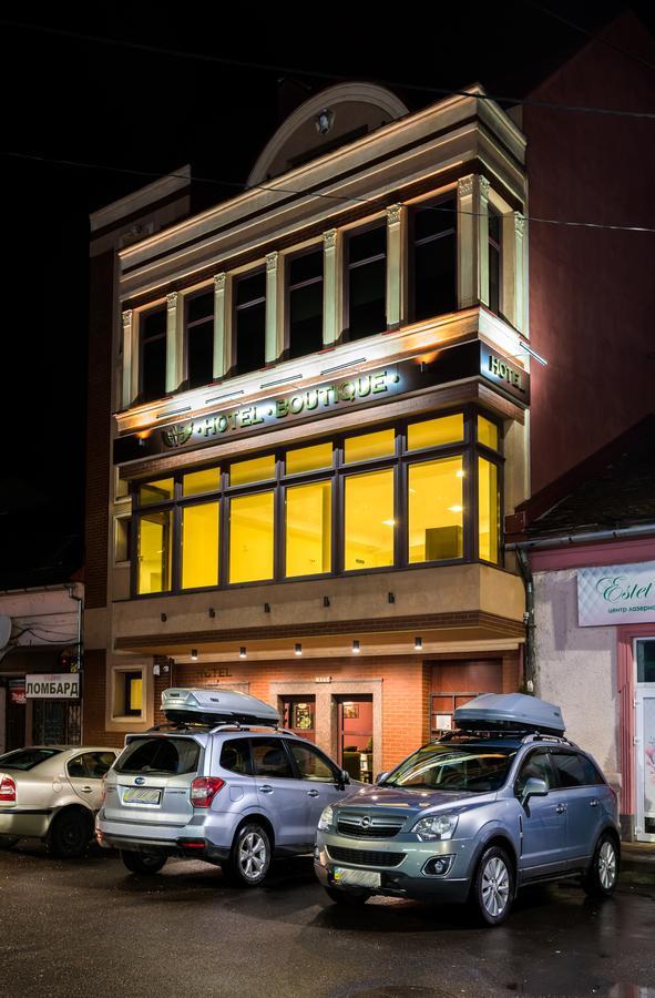Hotel " Boutique " Oujhorod Extérieur photo