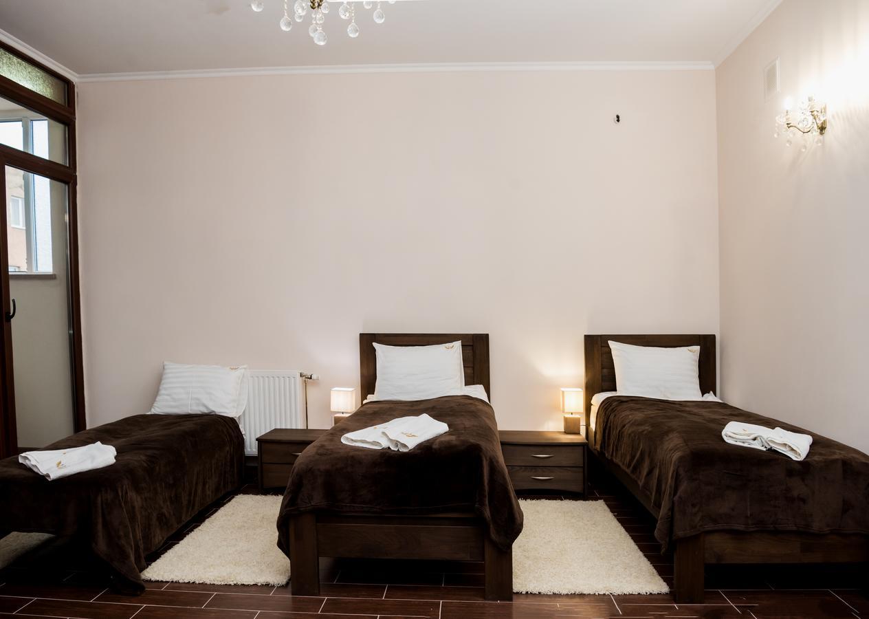 Hotel " Boutique " Oujhorod Extérieur photo