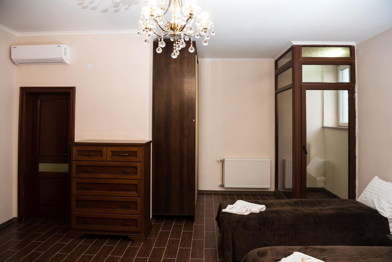 Hotel " Boutique " Oujhorod Extérieur photo